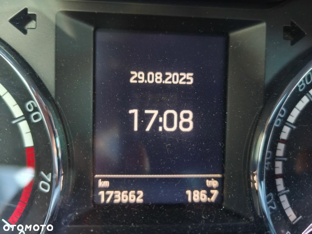 Skoda Octavia 2.0 TSI RS DSG - 11