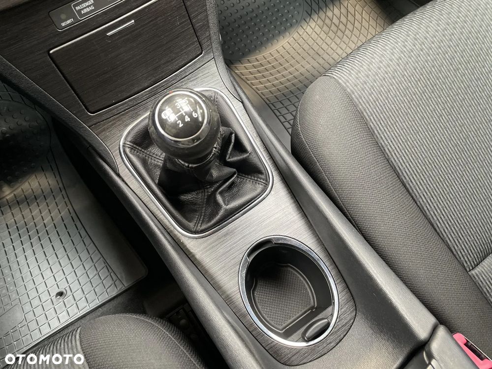 Toyota Avensis 2.0 Sol plus - 15