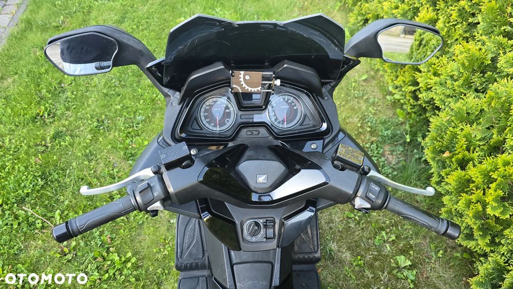 Honda NSS - 6