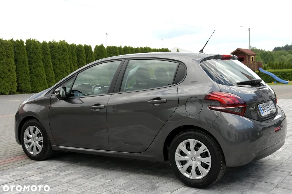 Peugeot 208 - 4