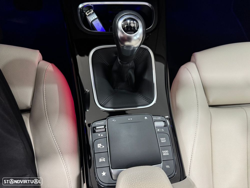 Mercedes-Benz A 180 Limousine d Business Solutions - 29