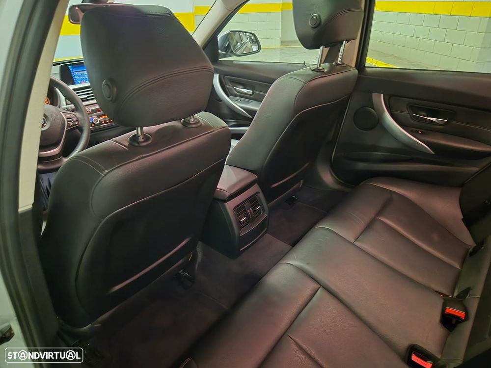 BMW 320 d EfficientDynamics Line Modern Auto - 36