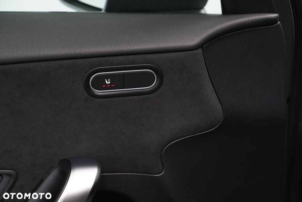 Mercedes-Benz Klasa A 200 7G-DCT AMG Line - 13