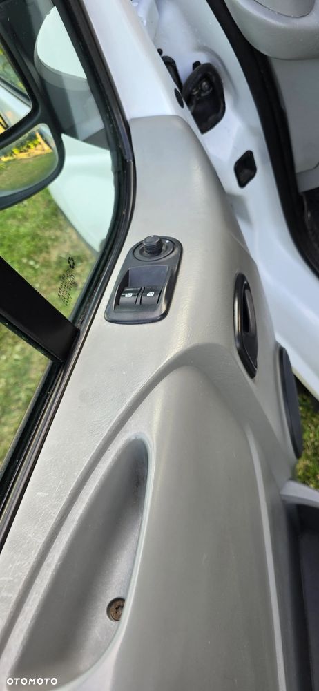 Opel Vivaro - 14