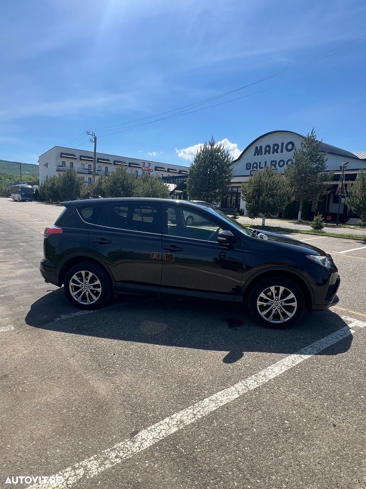 Toyota RAV4 - 6