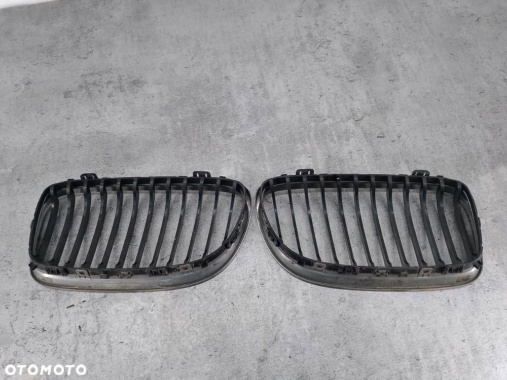 GRILL NERKI KOMPLET BMW E90 2.0 D - 4