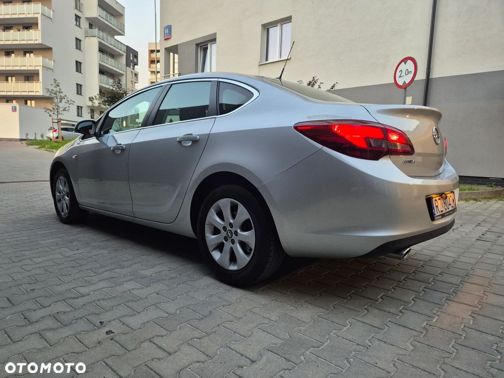Opel Astra 1.4 T Active - 12