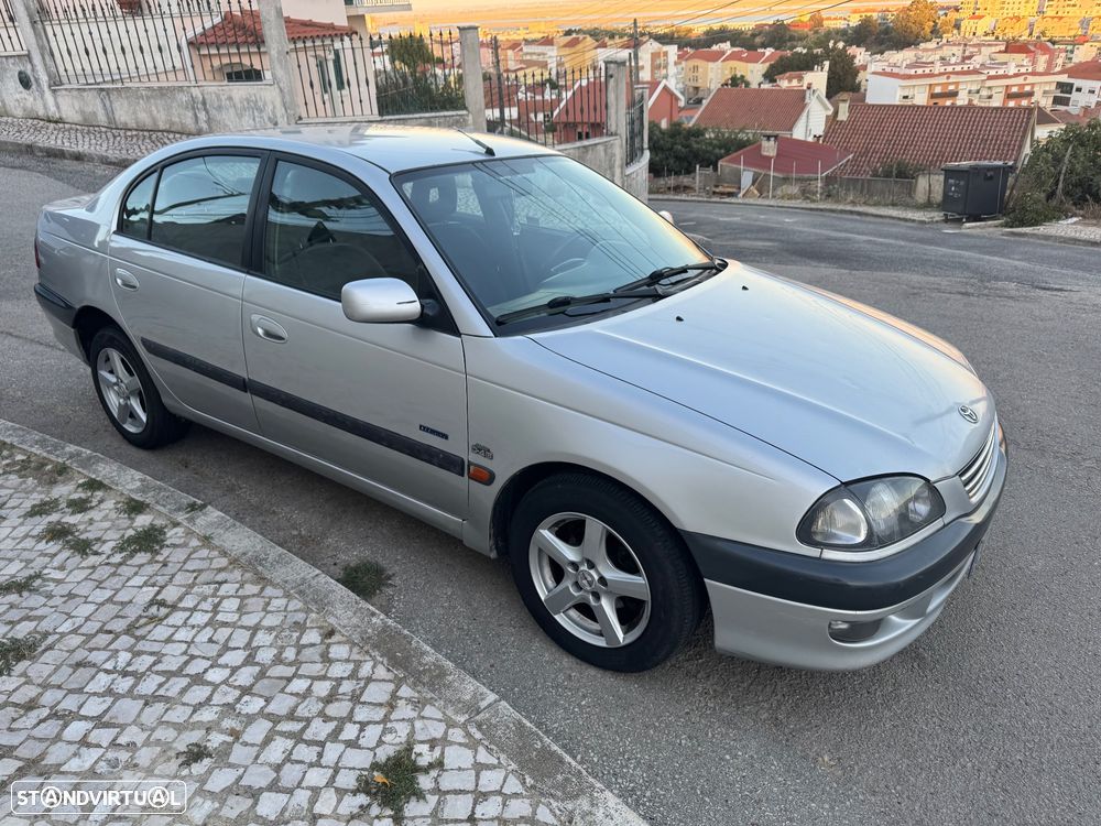Toyota Avensis Sedan 2.0 D4D Luna - 4