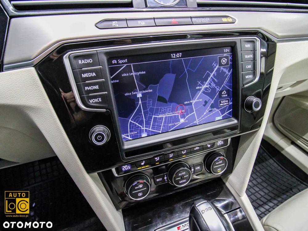 Volkswagen Passat - 19