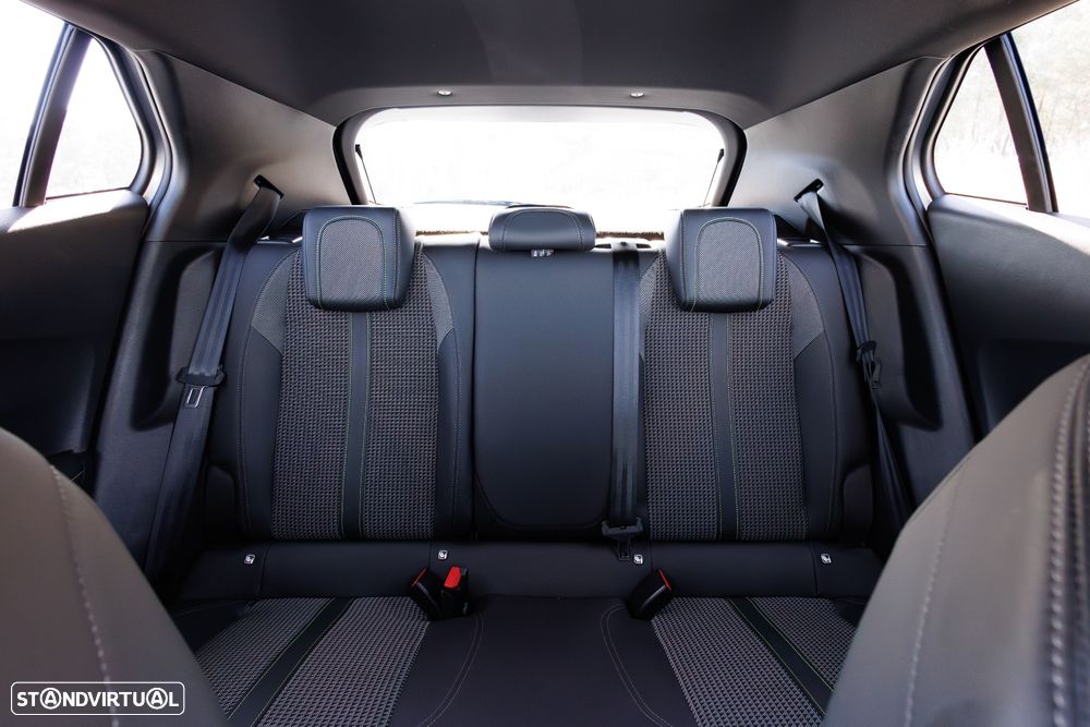 Peugeot 2008 1.5 BlueHDi GT - 35