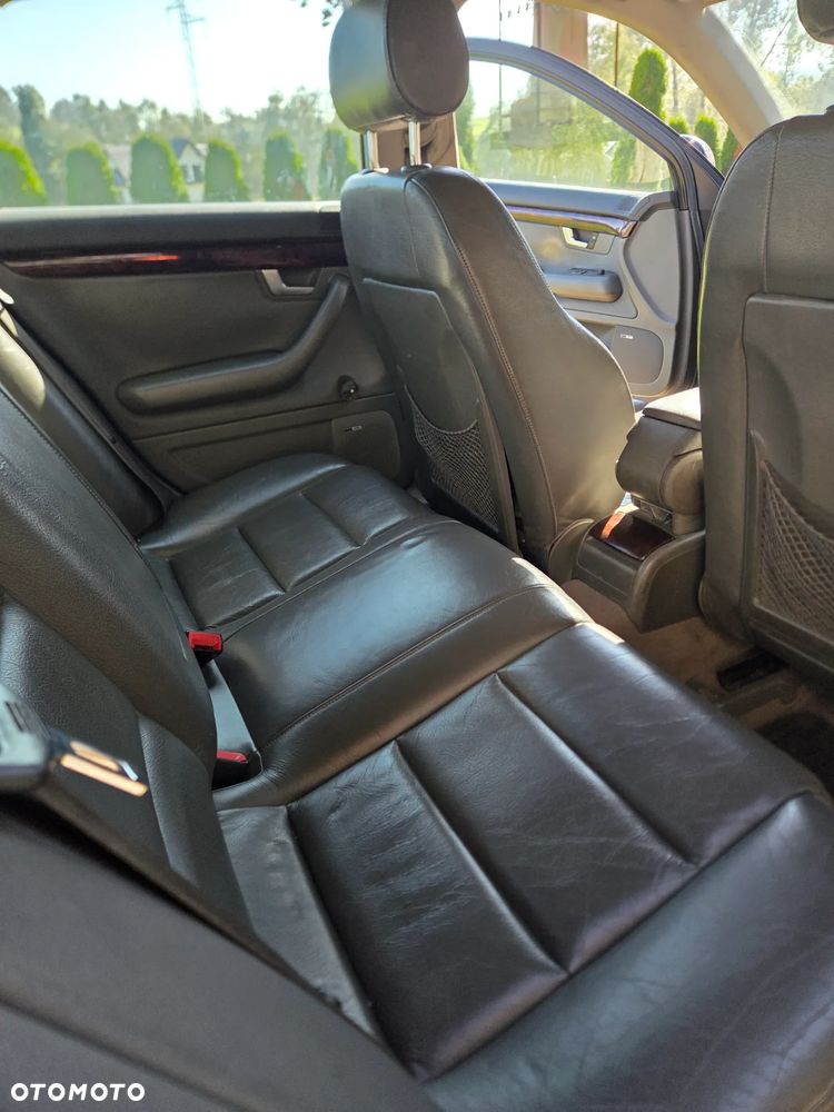 Audi A4 Limousine - 8