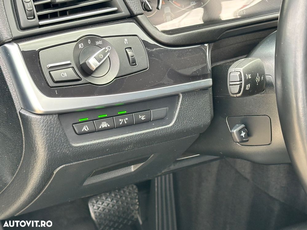 BMW Seria 5 530d xDrive Touring Sport-Aut. Luxury Line - 15