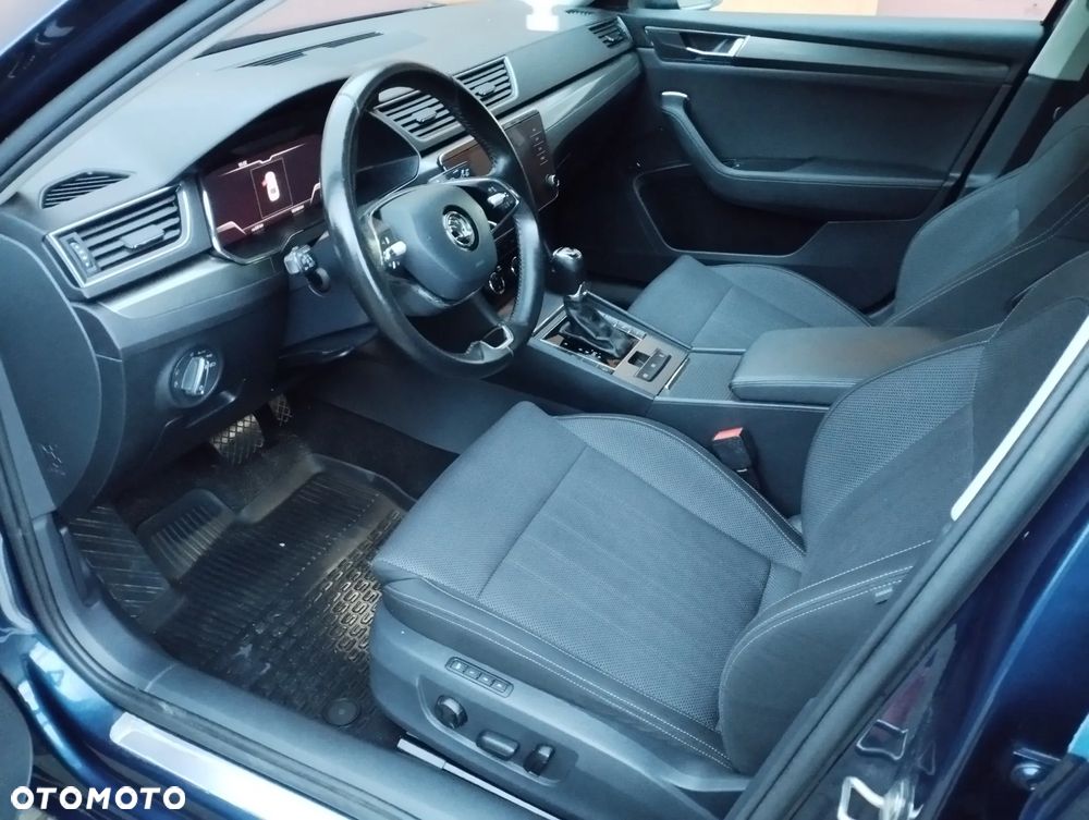 Skoda Superb 2.0 TDI SCR 4x4 Style DSG - 5