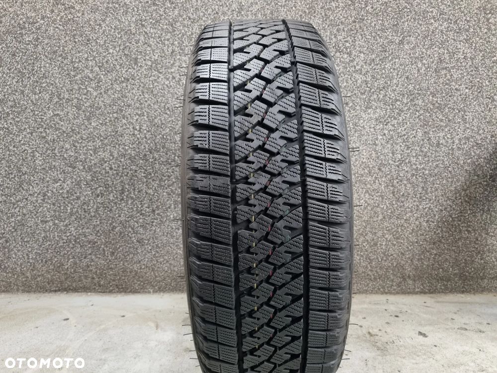 Bridgestone Blizzak W810 215/60/17C 104/102H 1szt. ŁADNA!!! - 1