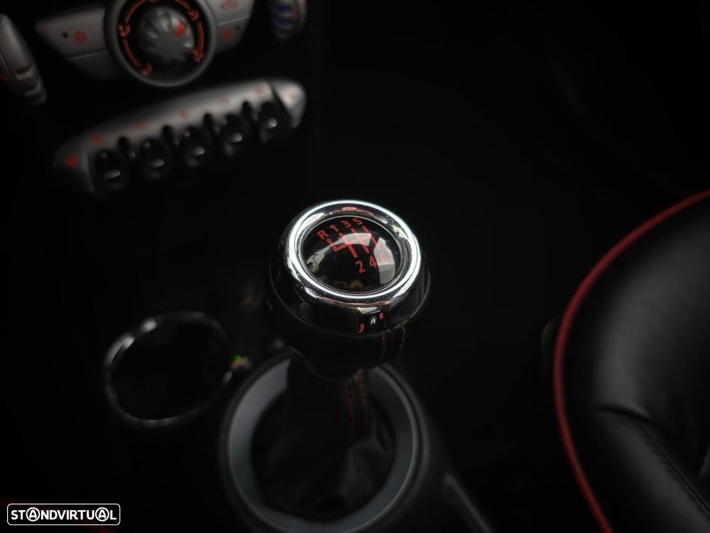 MINI 3 Portas John Cooper Works - 23