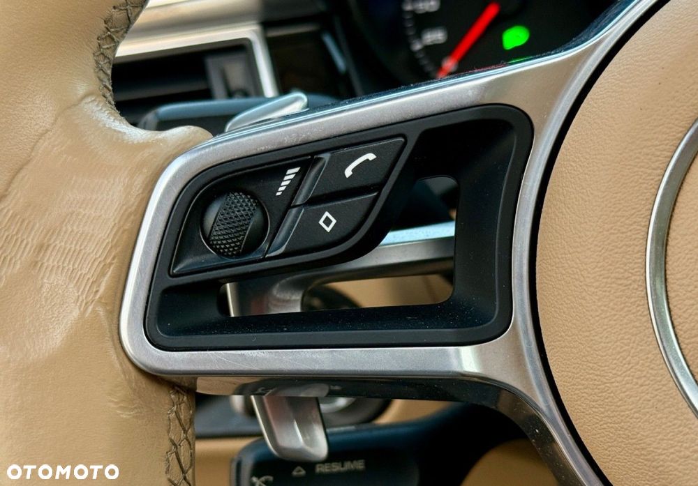 Porsche Macan - 38