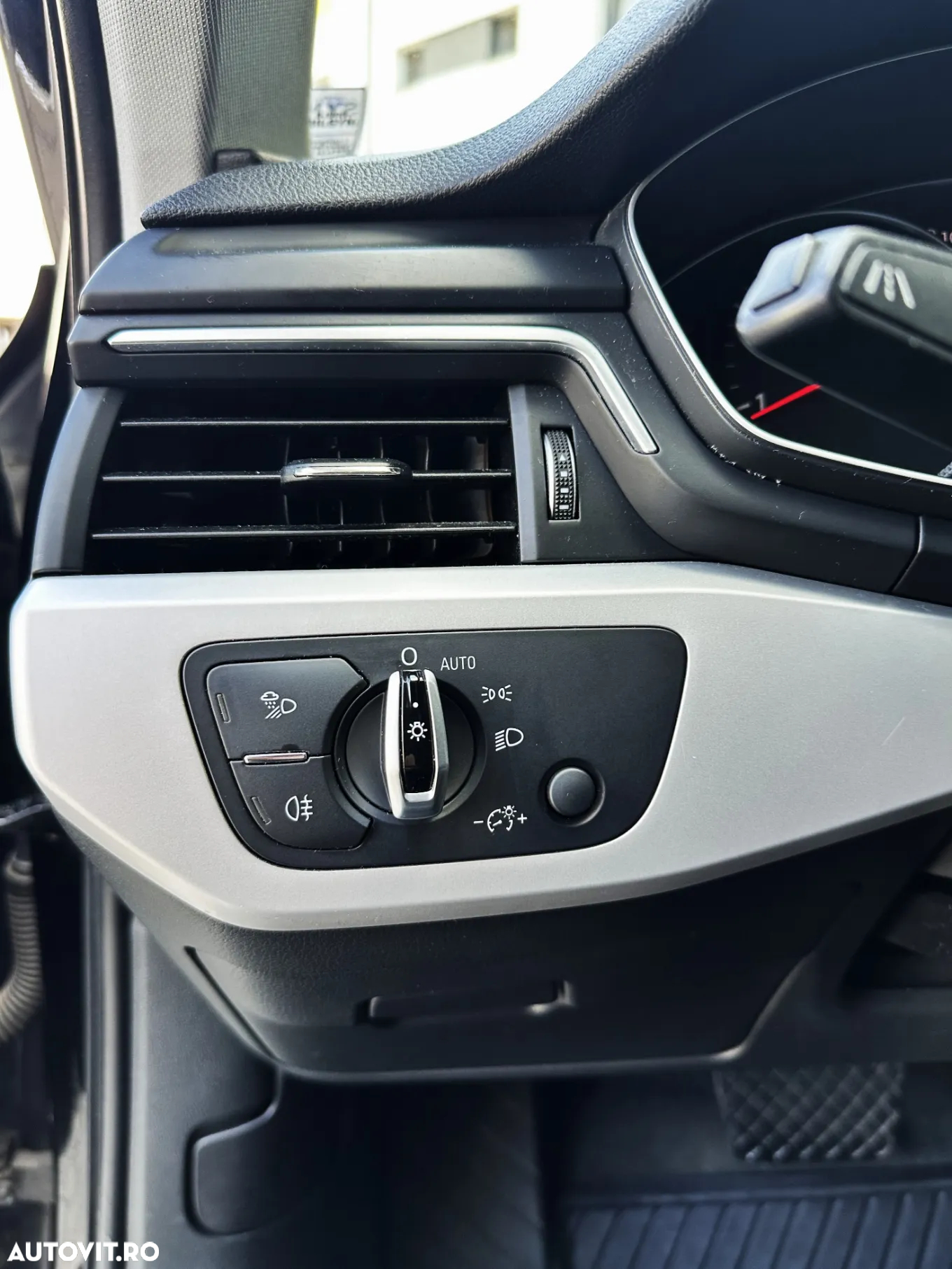 Audi A4 Avant 2.0 40 TDI S tronic S Line - 15