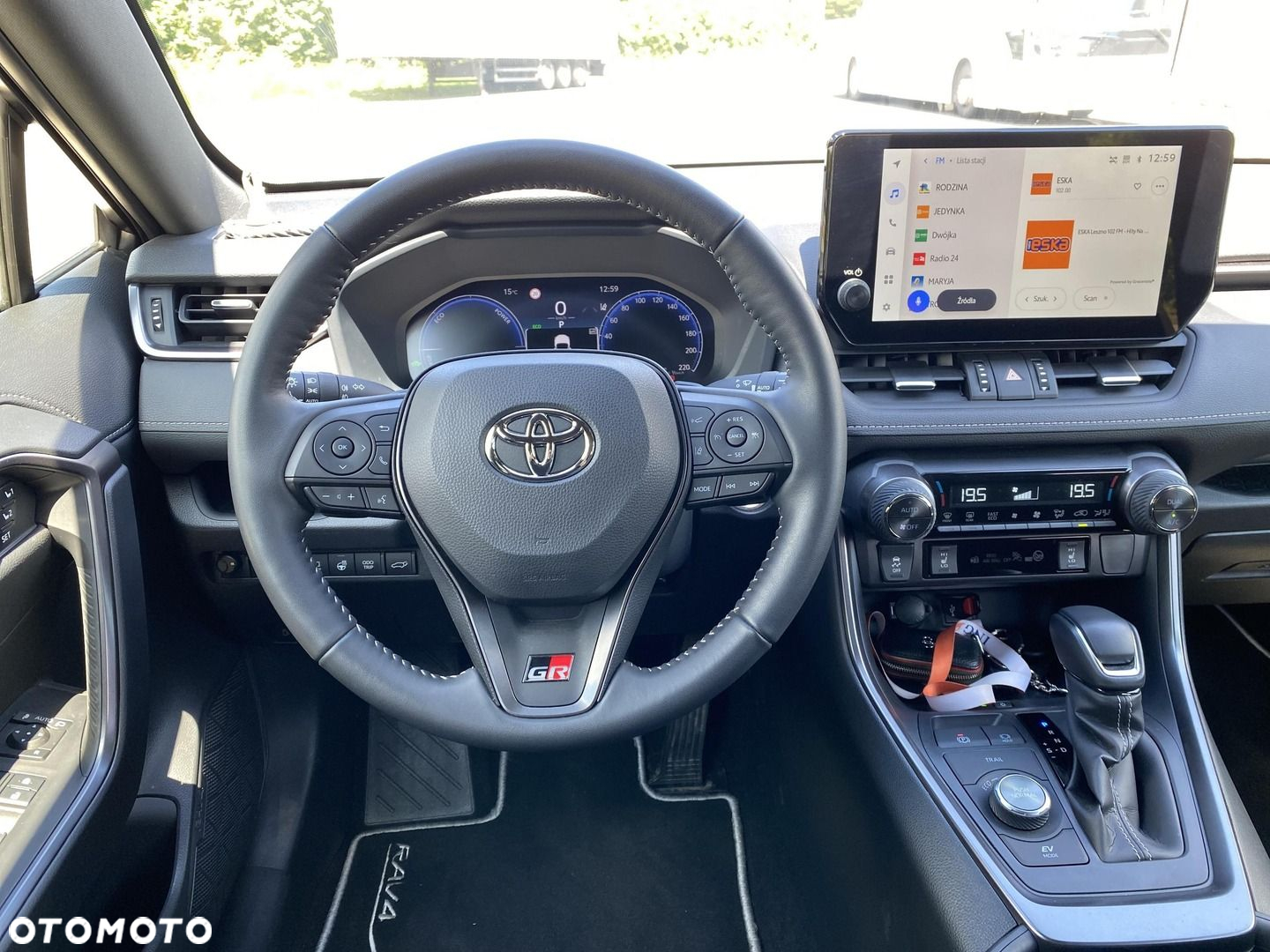 Toyota RAV4 - 16