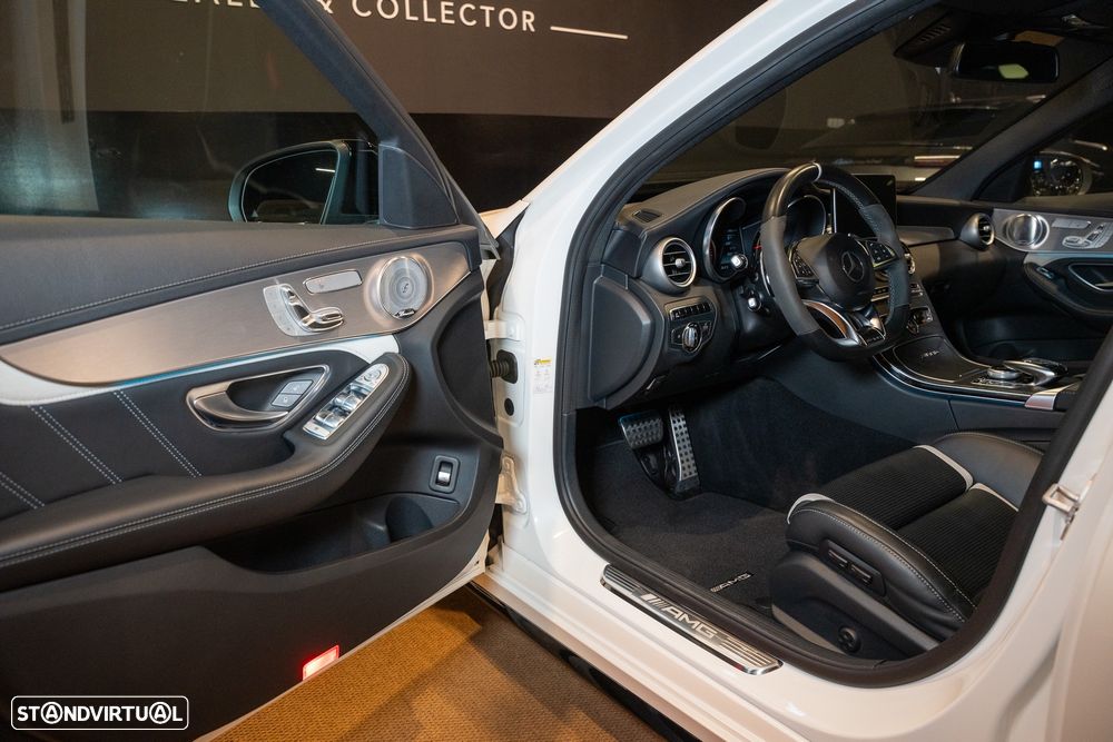Mercedes-Benz C 63 AMG S - 12
