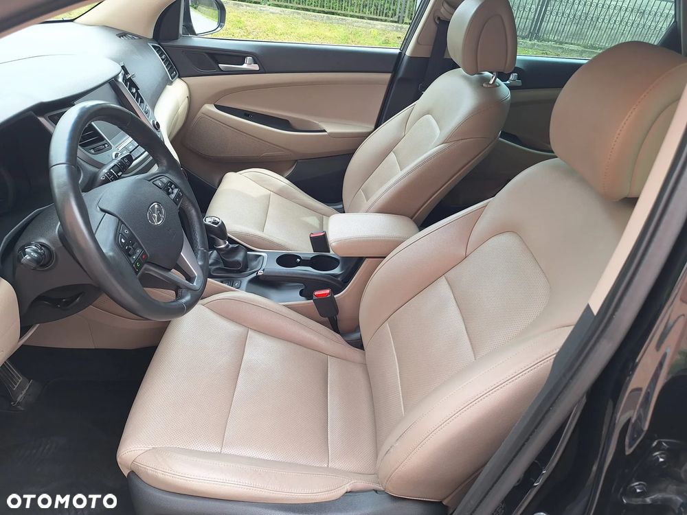 Hyundai Tucson 2.0 CRDI GO 4WD - 11