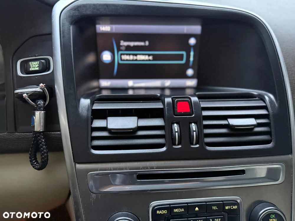 Volvo XC 60 3.2 AWD RDesign - 12