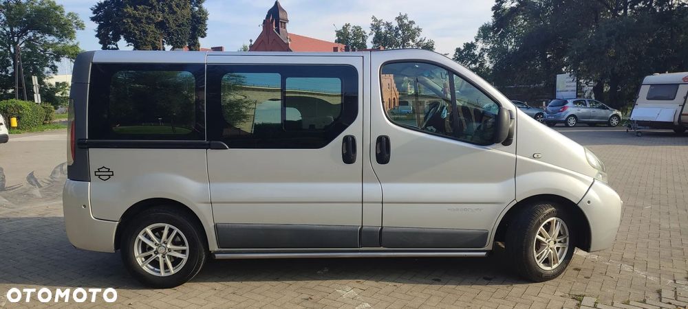 Renault Trafic dCi Passenger - 1