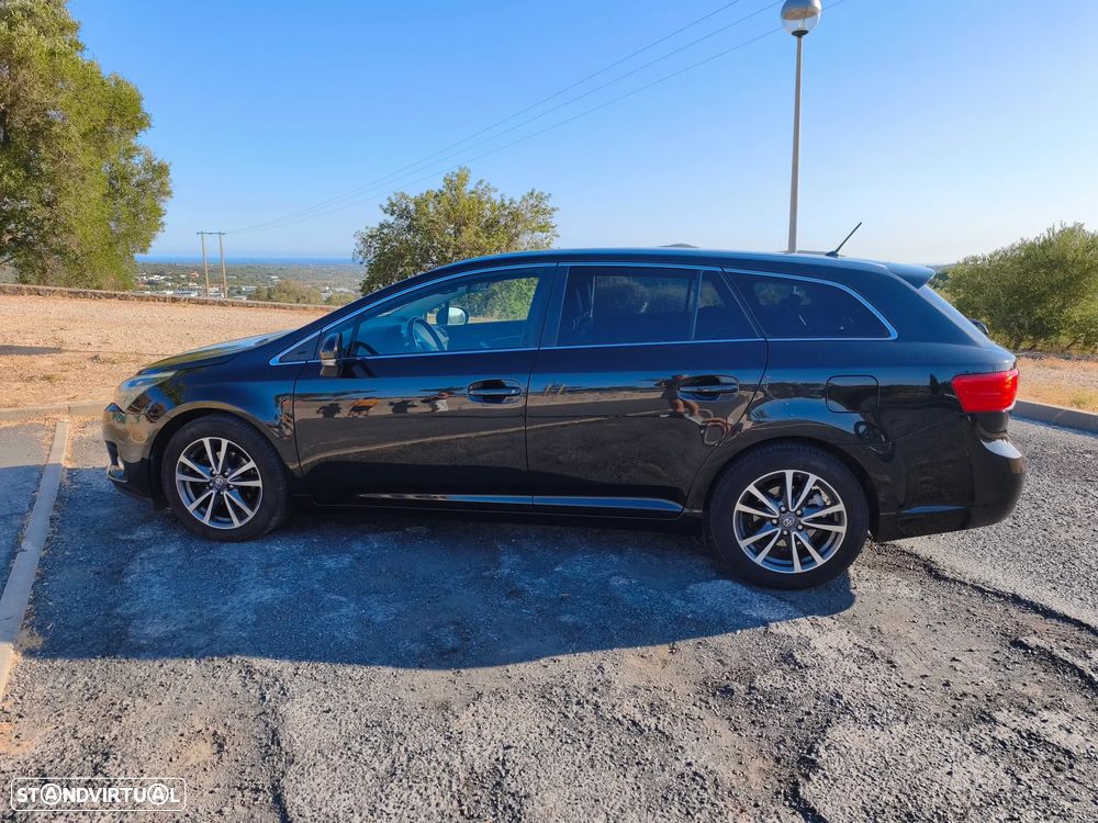 Toyota Avensis SW 2.0 D-4D Luxury+GPS - 3