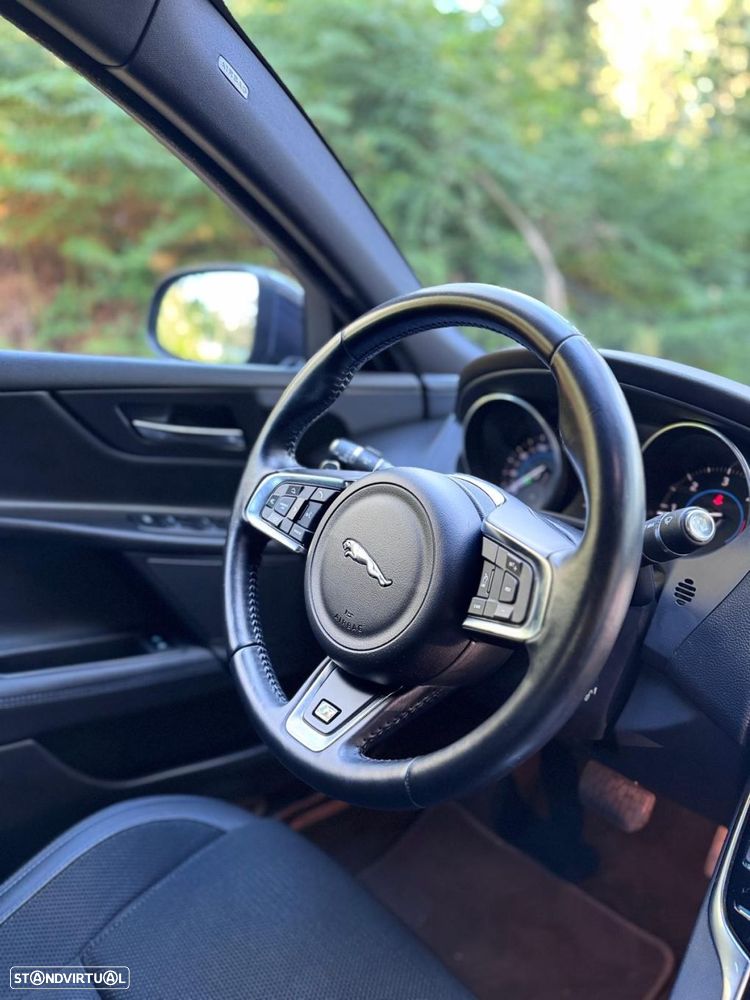 Jaguar XE 2.0 D R-Sport Aut. - 29