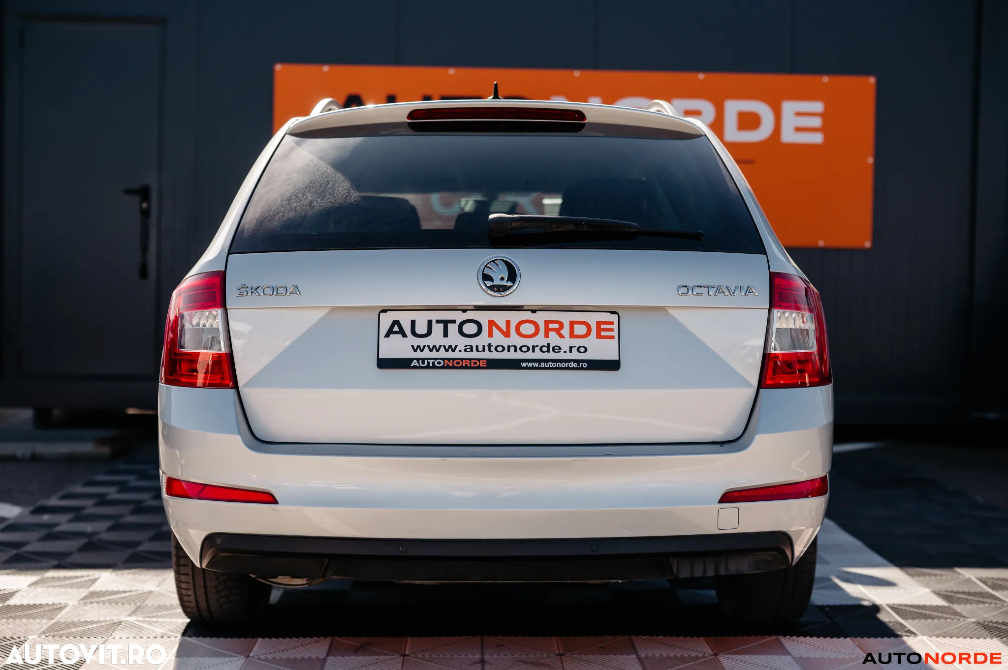 Skoda Octavia 2.0 TDI AMBITION DSG - 7