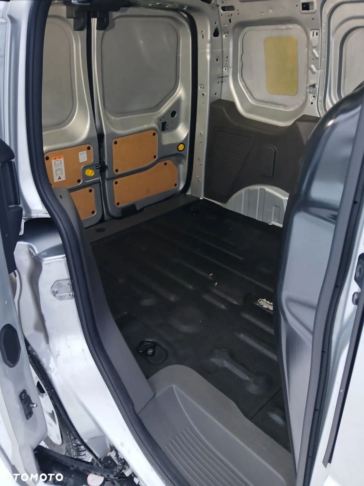 Ford Transit Connect - 14