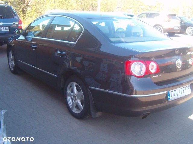 Volkswagen Passat - 2