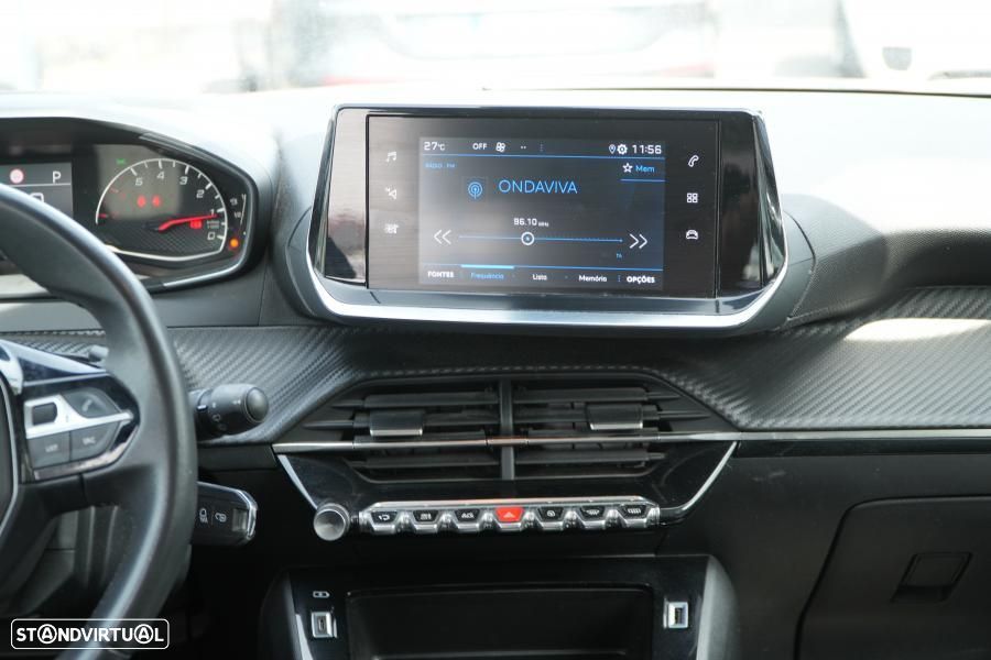 Peugeot 2008 1.2 PureTech Active EAT8 - 8