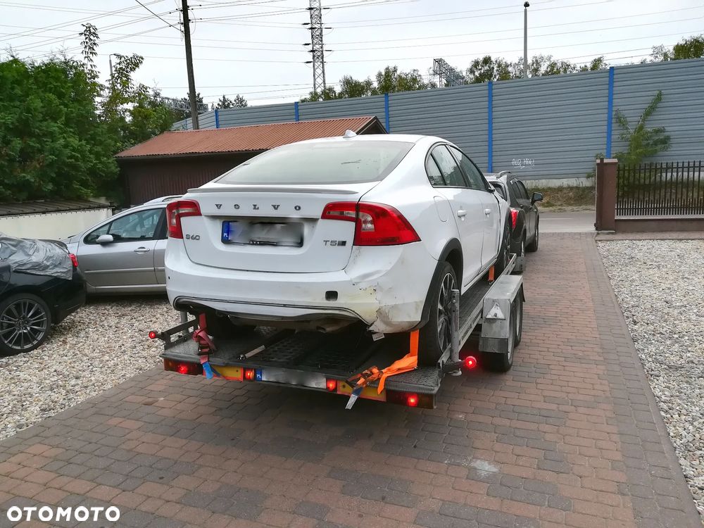 Volvo S60 T5 AWD Momentum - 3