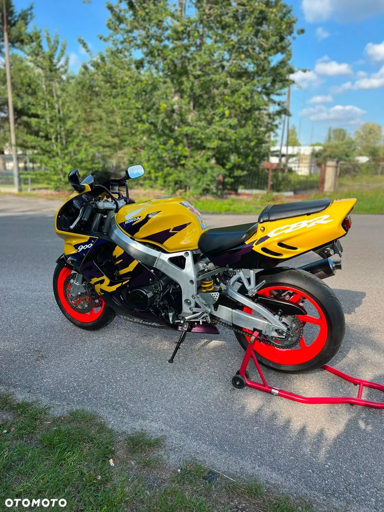 Honda CBR - 4