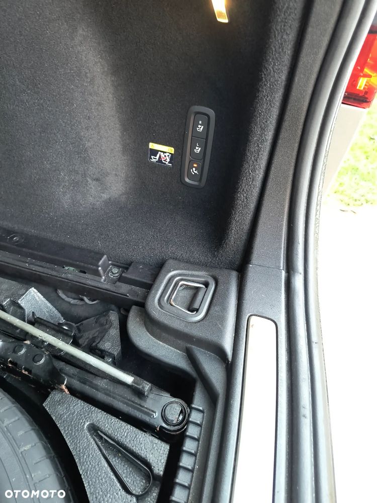 Volvo V60 D4 Momentum - 26