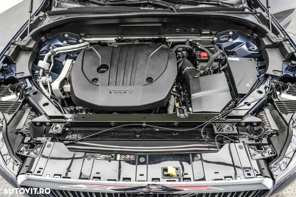 Volvo XC 60 B4 MHEV Momentum Pro - 27