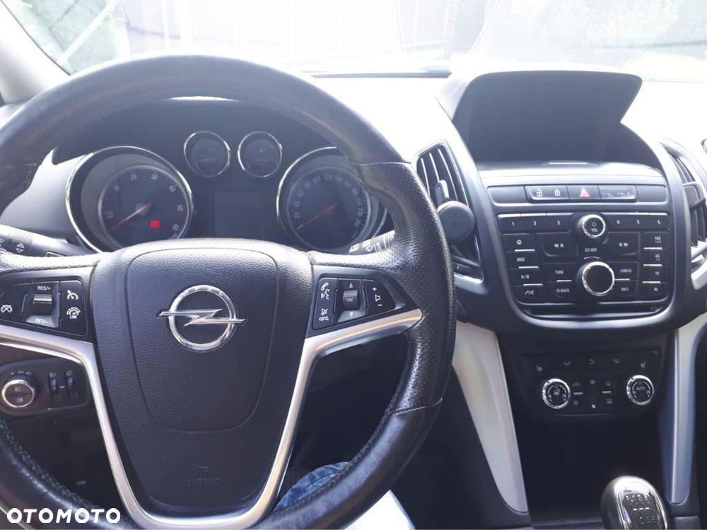 Opel Zafira - 22