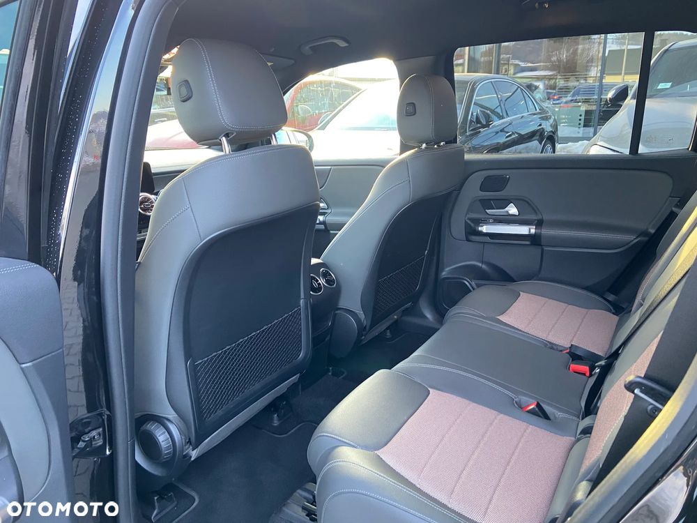 Mercedes-Benz EQB 300 66.5kWh 4-Matic Electric Art - 8