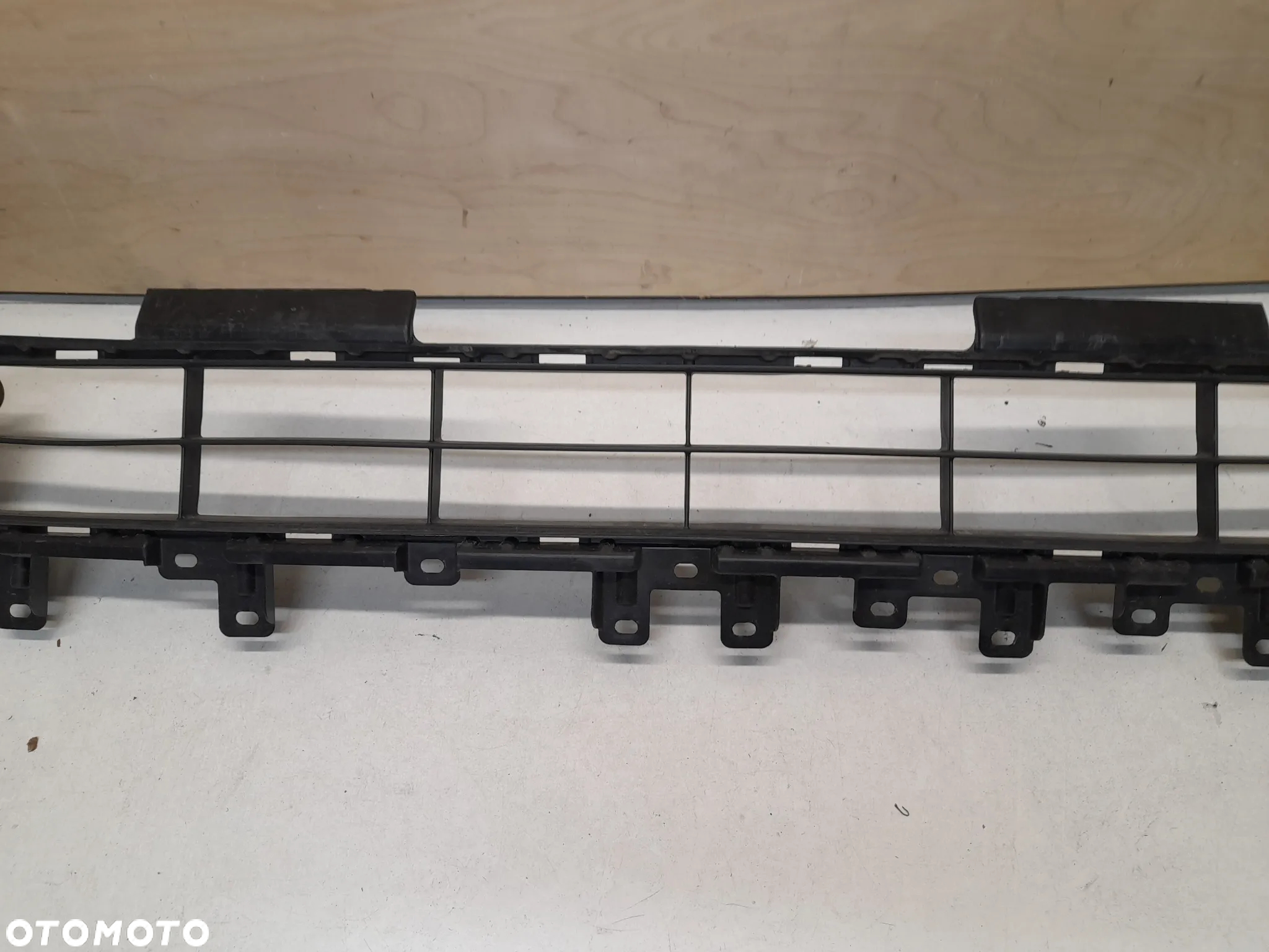 MITSUBISHI ECLIPSE CROSS LIFT 2021- KRATKA DOLNA ZDERZAKA PRZÓD 6402A587 - 3
