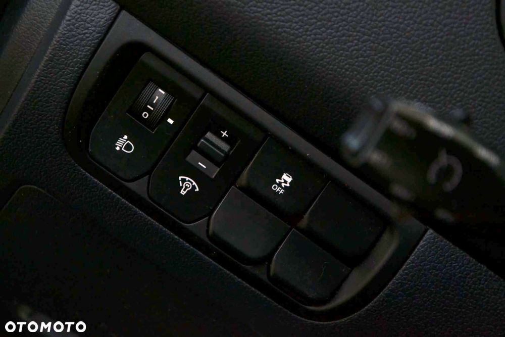 Kia Rio 1.2 Dream Team Edition - 29