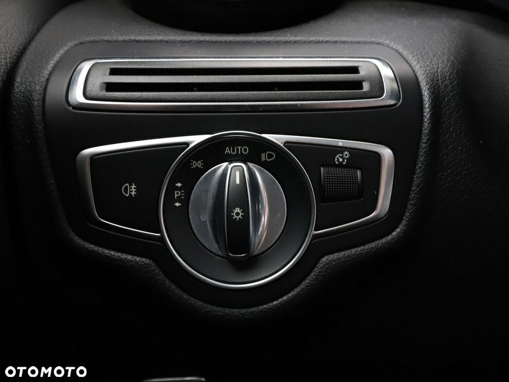 Mercedes-Benz Klasa C 200 Avantgarde - 32