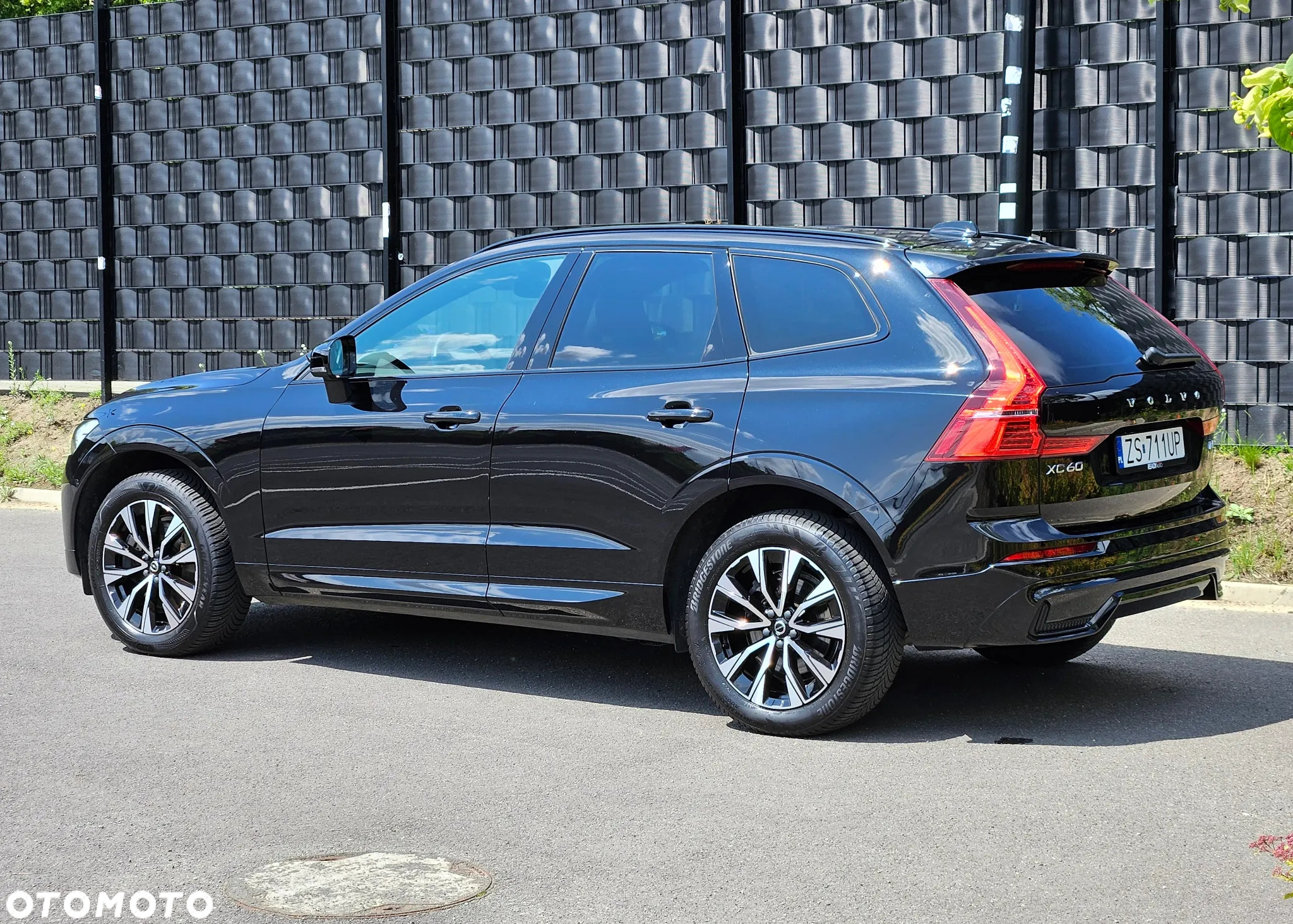 Volvo XC 60 B4 D AWD Plus Dark - 5
