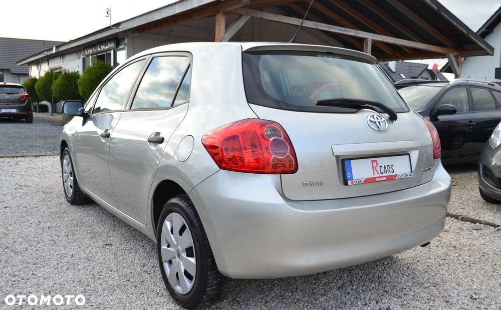 Toyota Auris 1.33 VVT-i Terra - 3