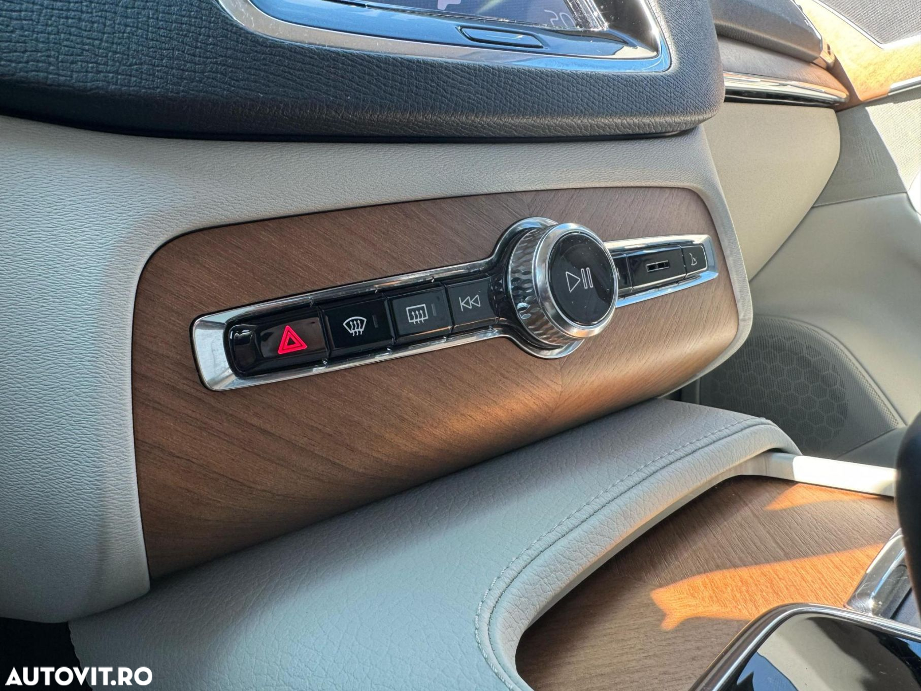 Volvo XC 90 T8 AWD Recharge Geartronic Inscription - 24