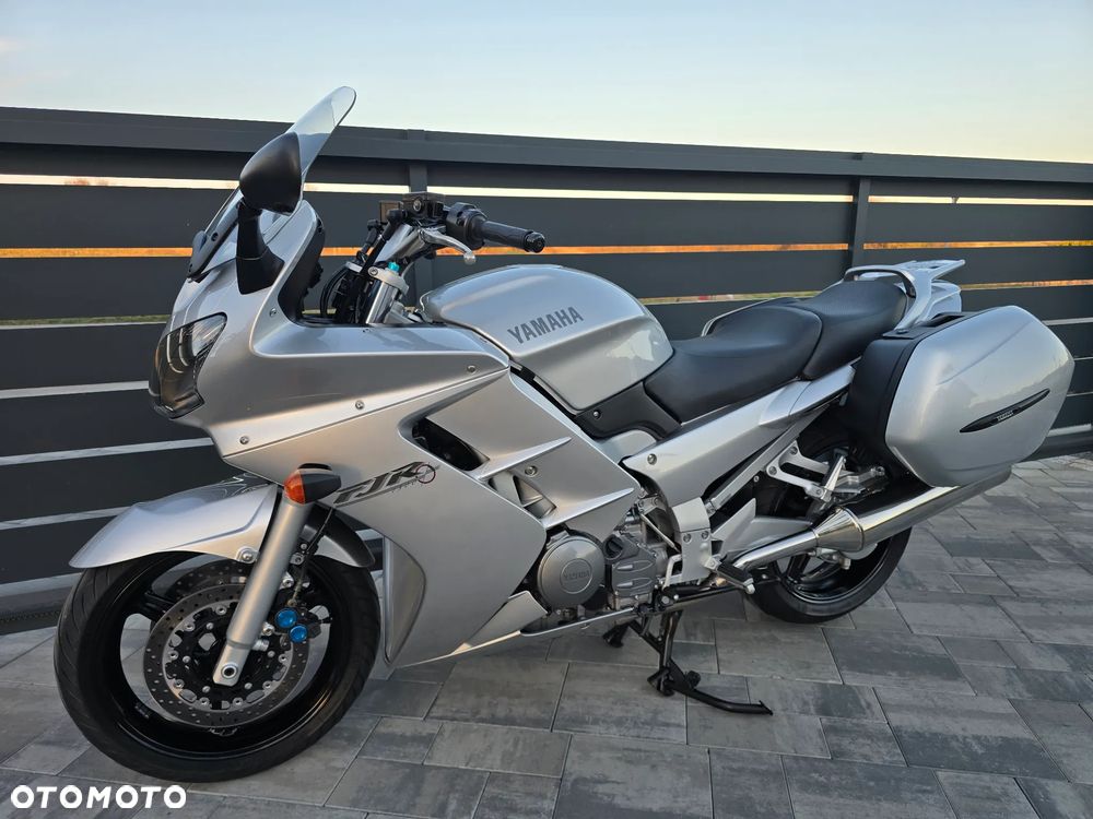 Yamaha FJR - 2