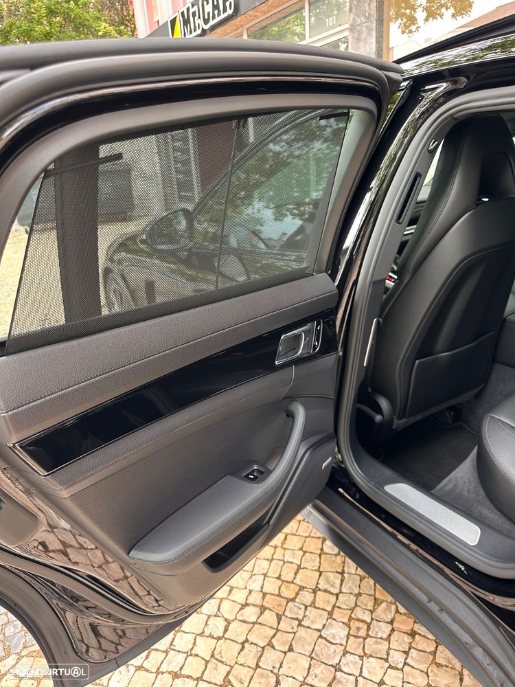 Porsche Panamera 4 S - 11