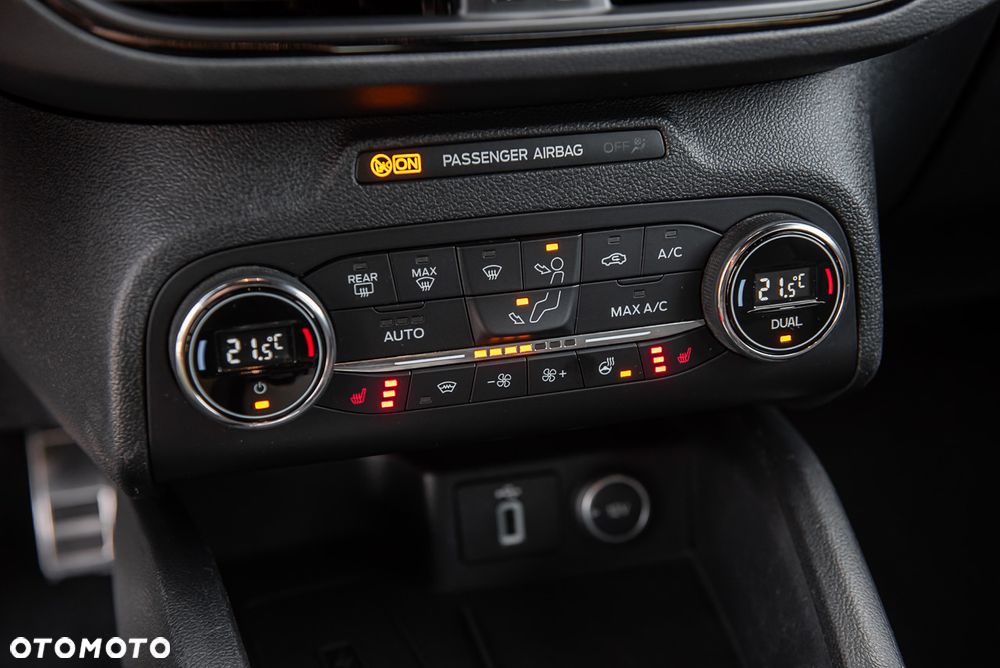 Ford Focus 1.5 EcoBlue Start-Stopp-System ST-LINE - 21