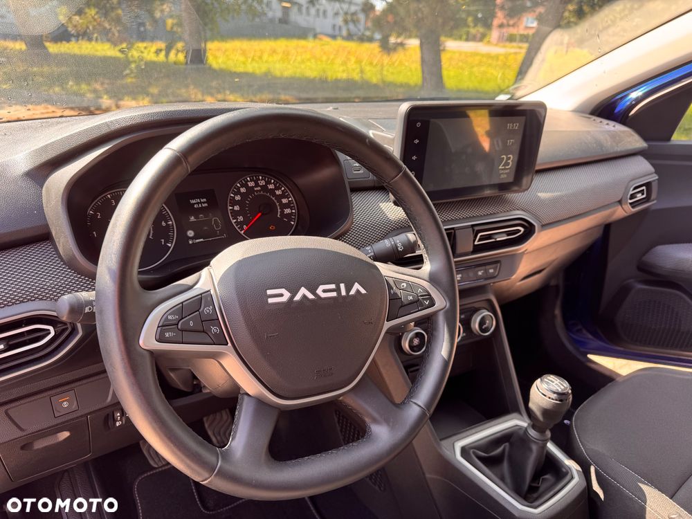 Dacia Sandero TCe 90 Essential - 11