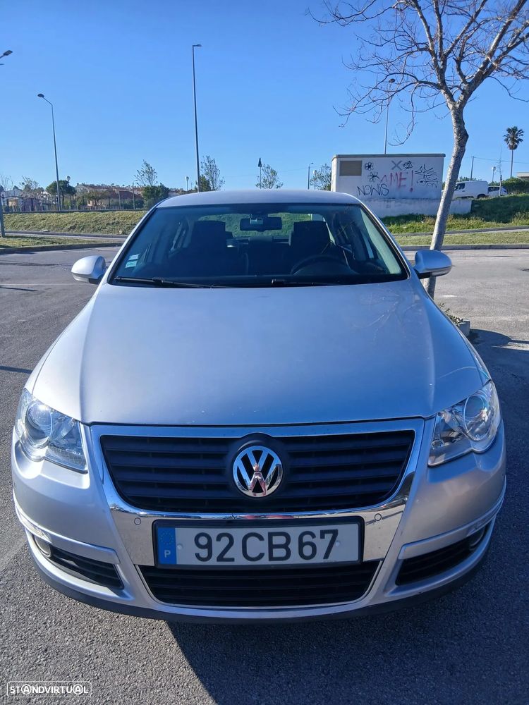 VW Passat 1.9 TDi Confortline - 1