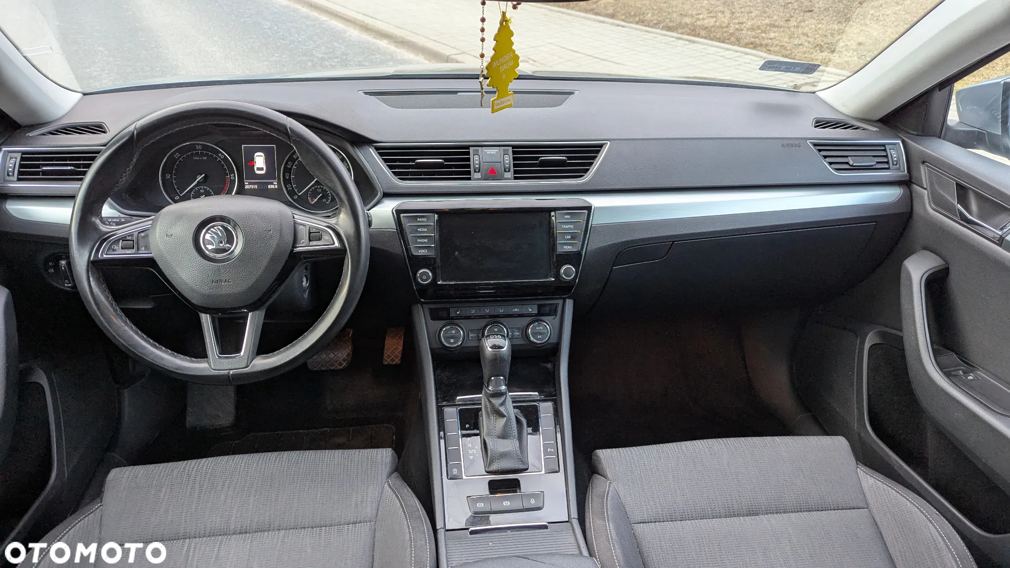 Skoda Superb 1.6 TDI DSG Ambition - 19